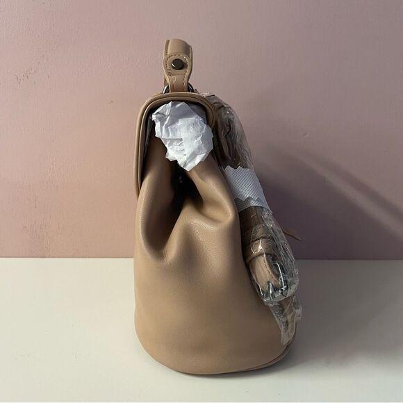 Street Level NWT Boho Nude Faux Leather Magnetic Snap Button Bucket Backpack - Picture 3 of 9